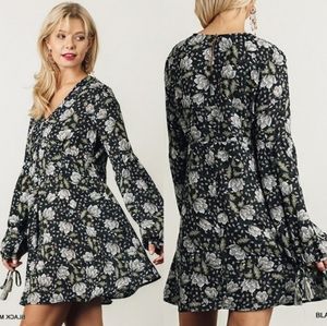 NWT Umgee Boho Style Dress Black Foral Long Sleeve Tie V Neck Size Large